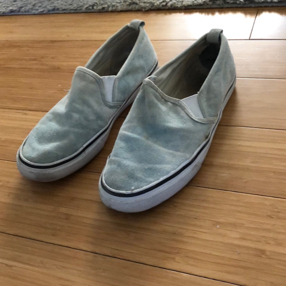 Vintage, washed denim looking slip on sneakers